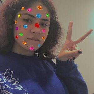 Meet your Posher, Lara